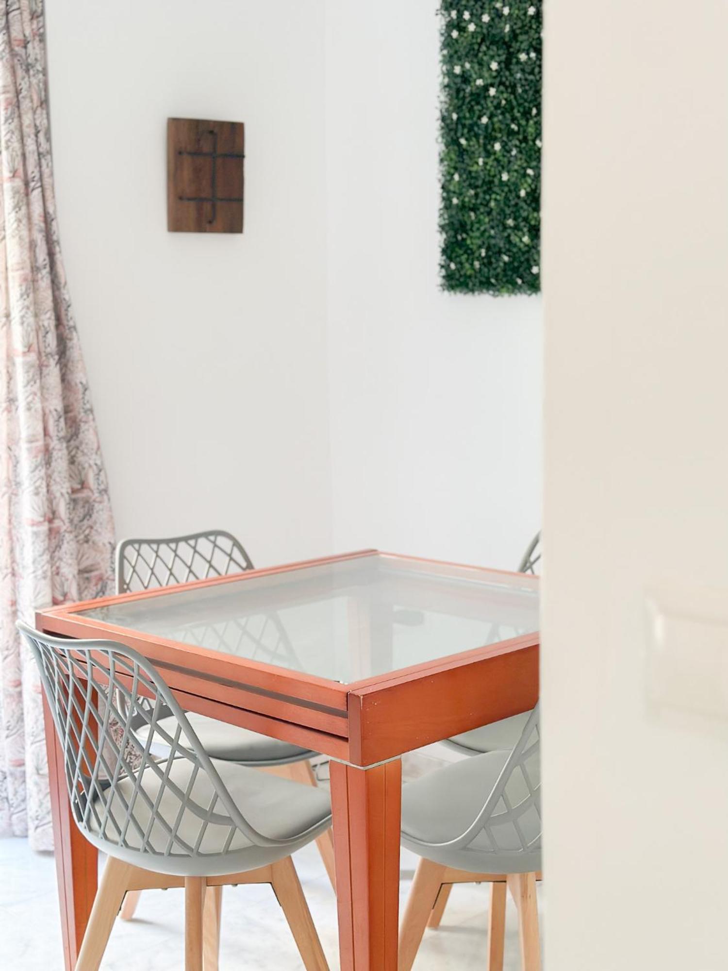 Appartement Cozy Budget 2br With Ac, 1 Bath, Private Parking Opt *