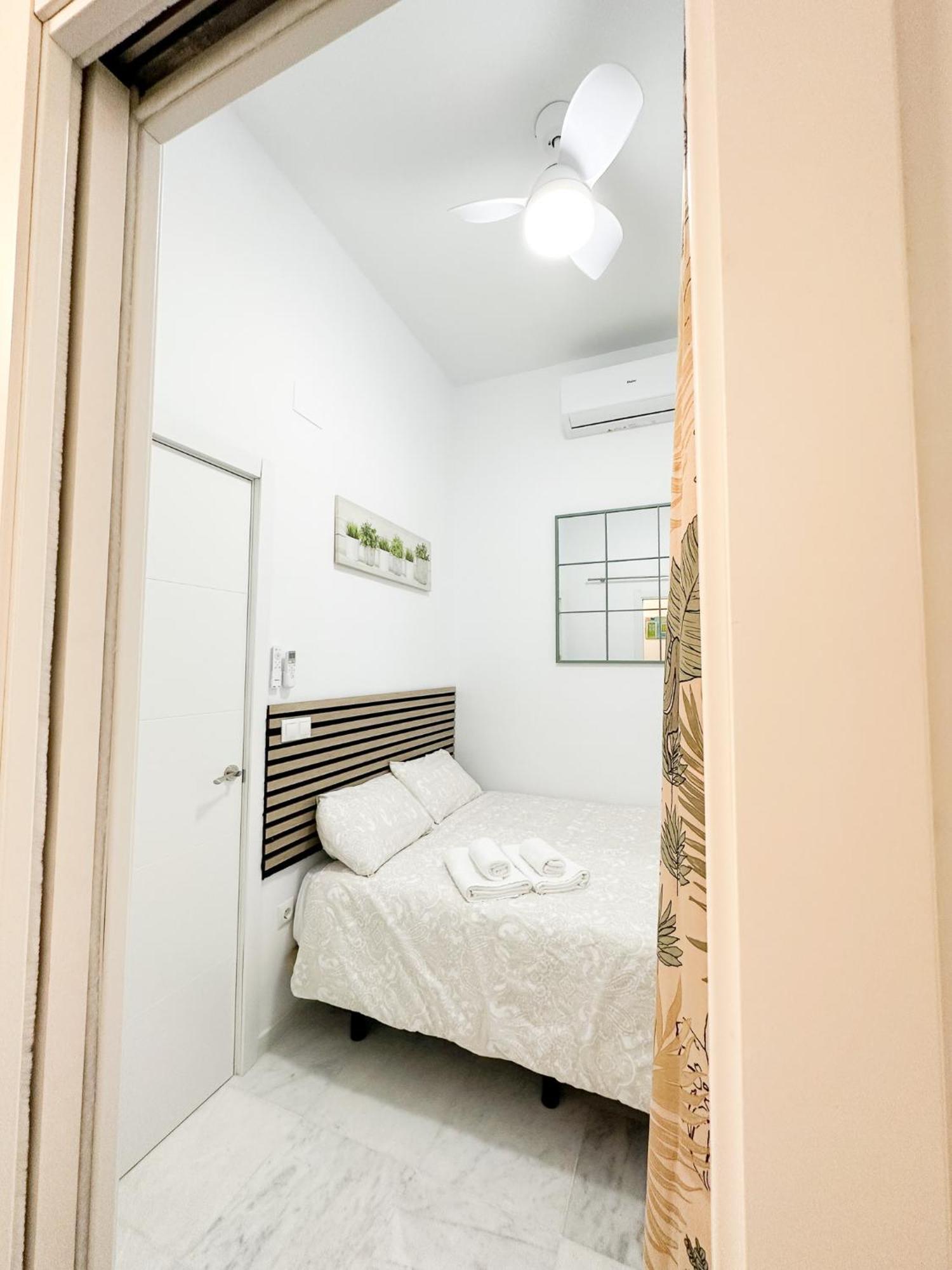 Appartement Cozy Budget 2br With Ac, 1 Bath, Private Parking Opt Sevilla