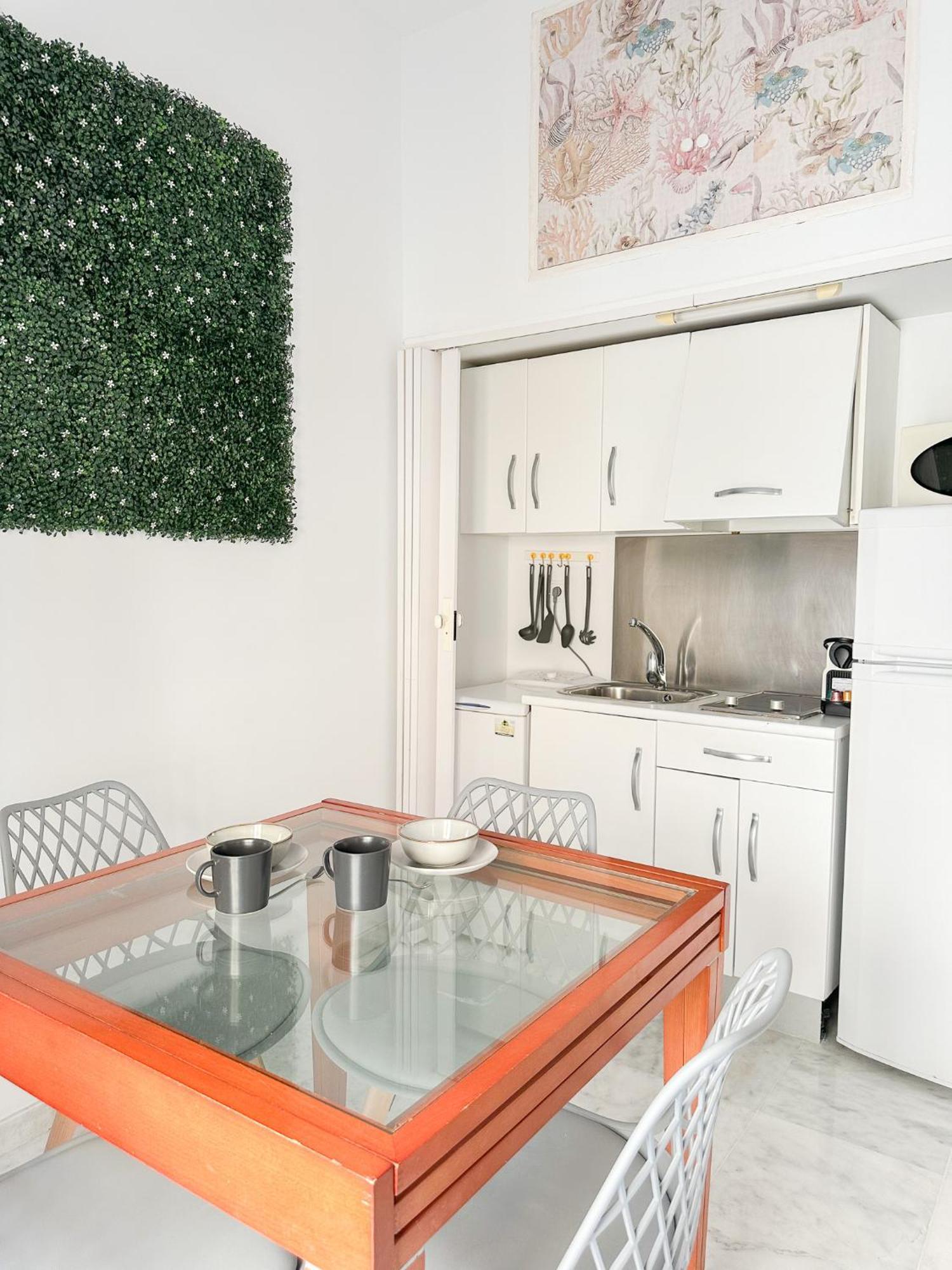 Cozy Budget 2br With Ac, 1 Bath, Private Parking Opt Appartement Sevilla