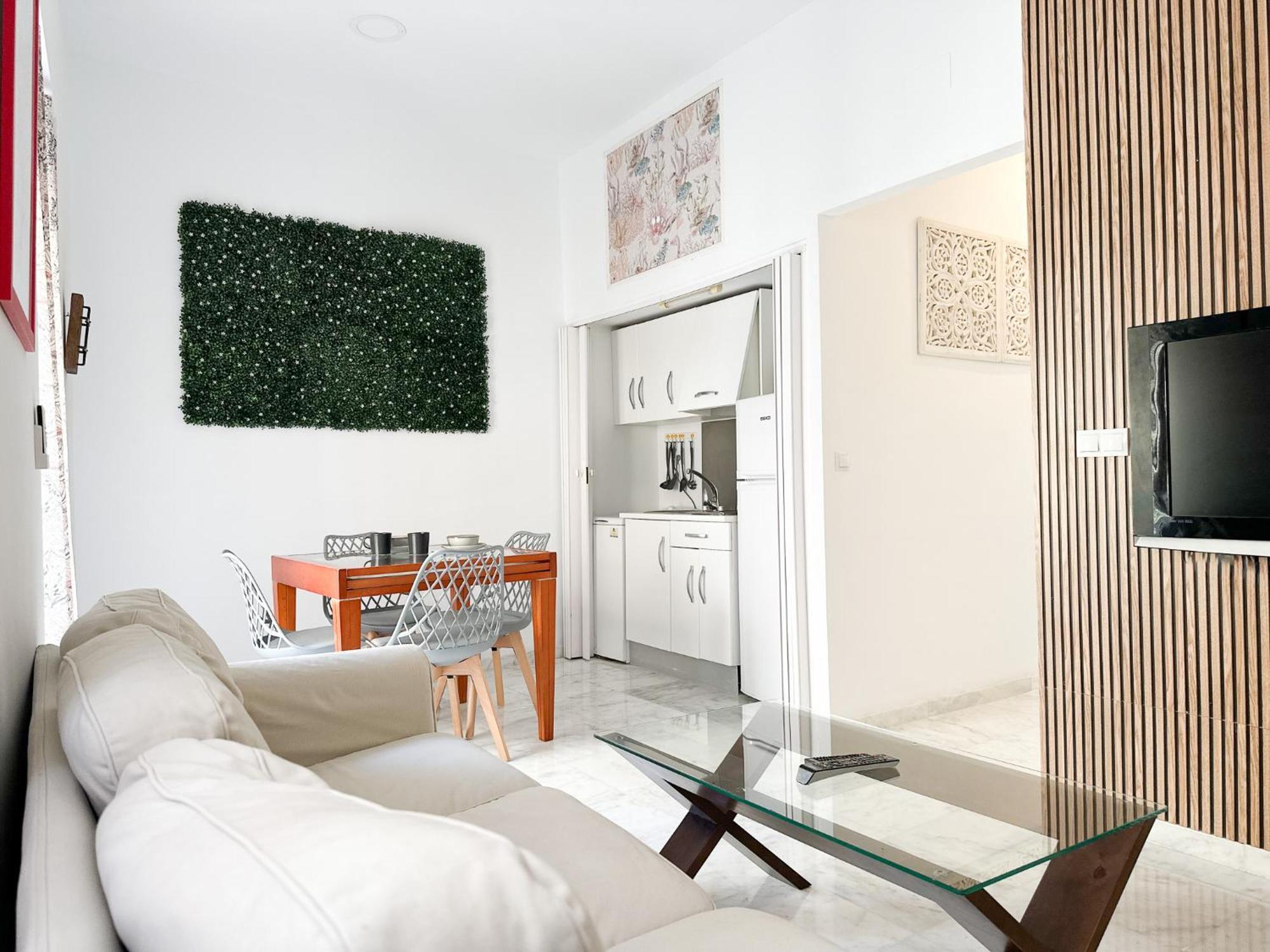 Cozy Budget 2br With Ac, 1 Bath, Private Parking Opt Appartement Sevilla